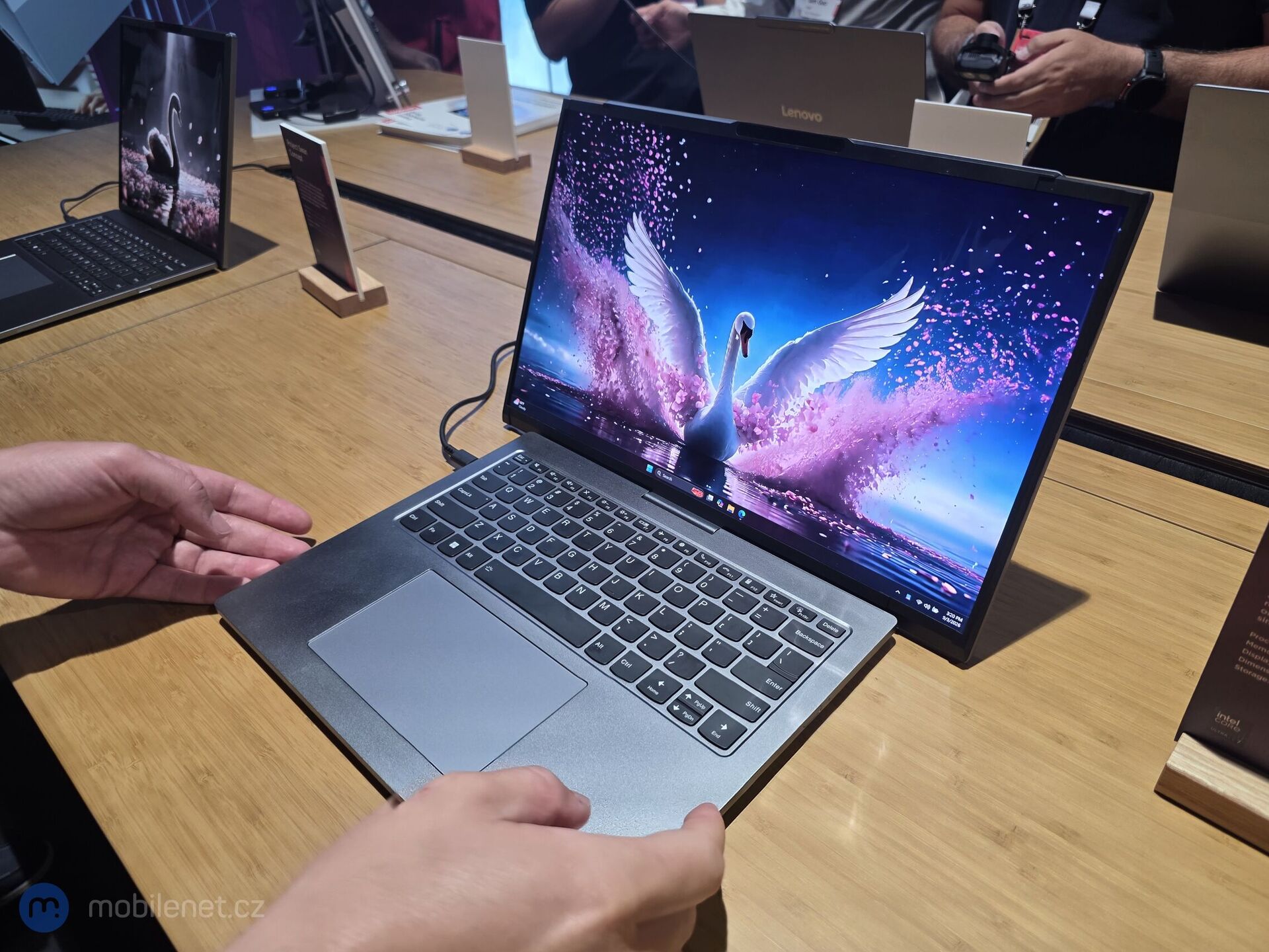 Lenovo Swan