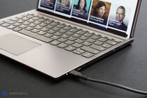 Lenovo ThinkPad rolovací displej
