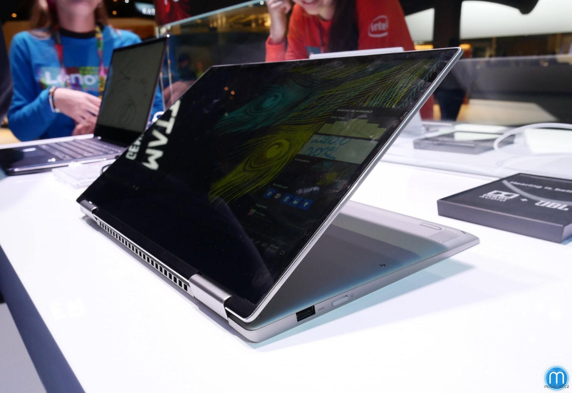 Lenovo Yoga 720