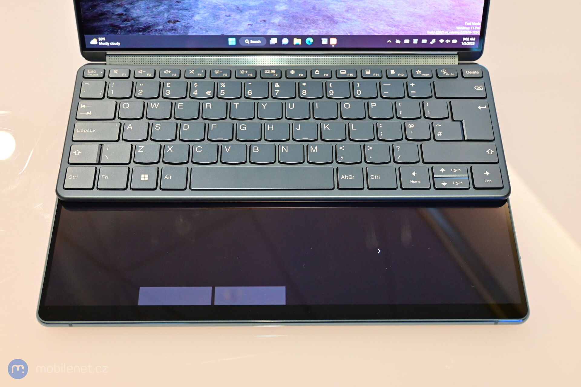 Lenovo Yoga Book 9i