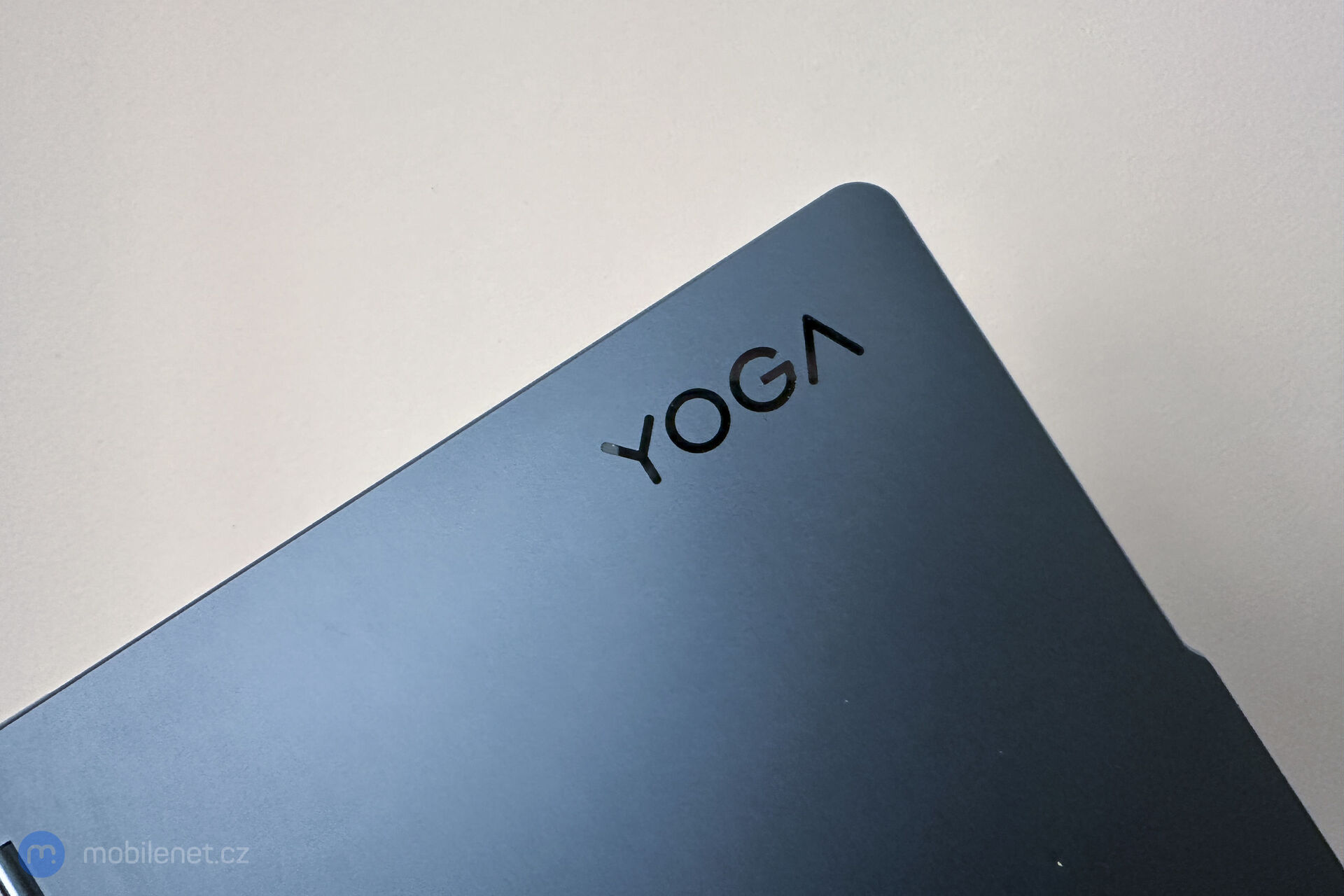 Lenovo Yoga Book 9i