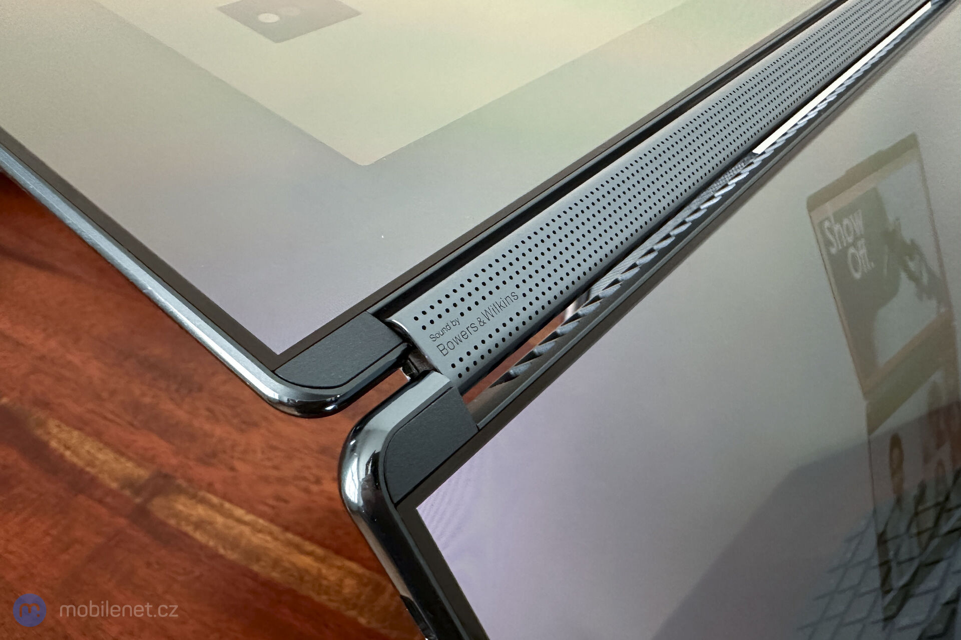 Lenovo Yoga Book 9i