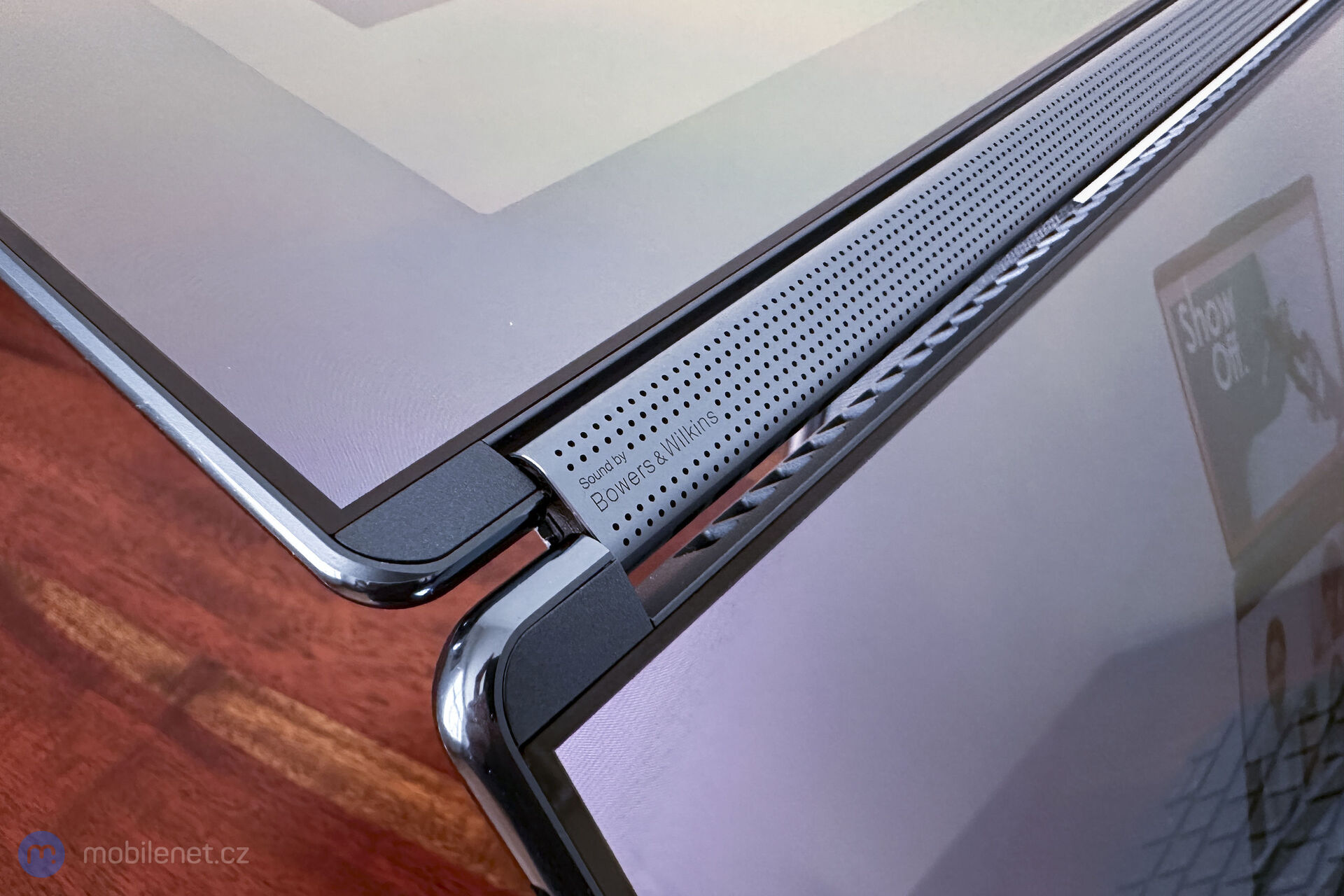 Lenovo Yoga Book 9i
