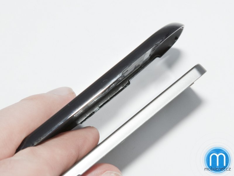 LG GD510 Pop a Samsung S7550 Blue Earth