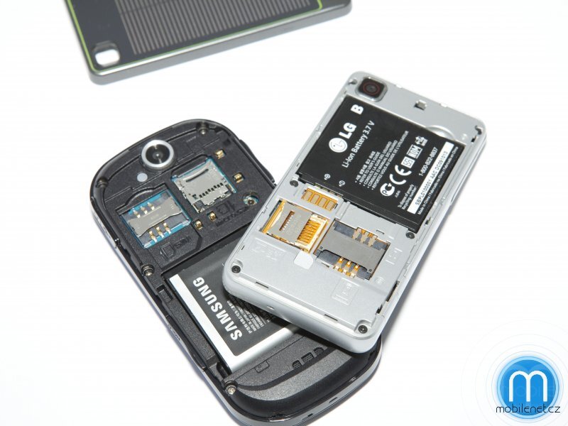 LG GD510 Pop a Samsung S7550 Blue Earth