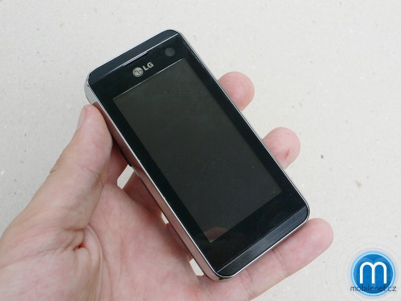 LG KF700