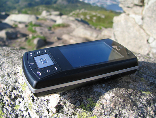 LG KS10: krasavec s příjmem streamované TV