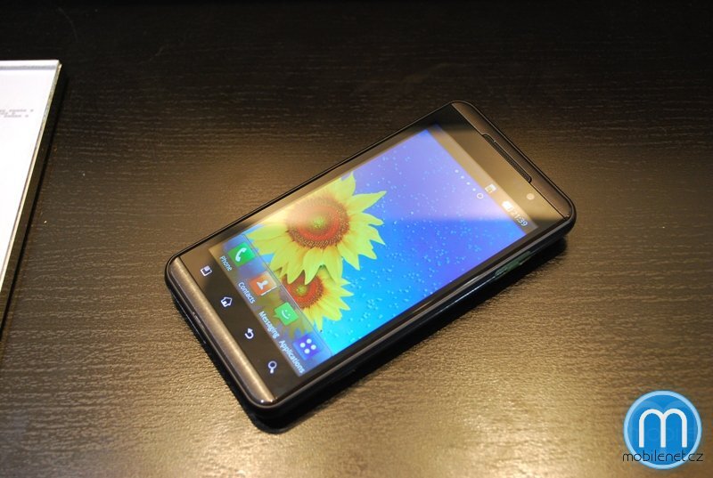 LG Optimus 3D