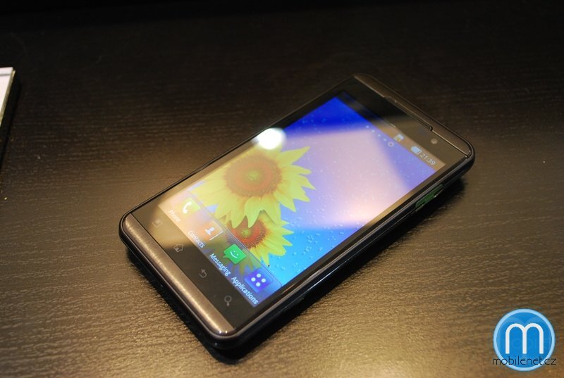 LG Optimus 3D