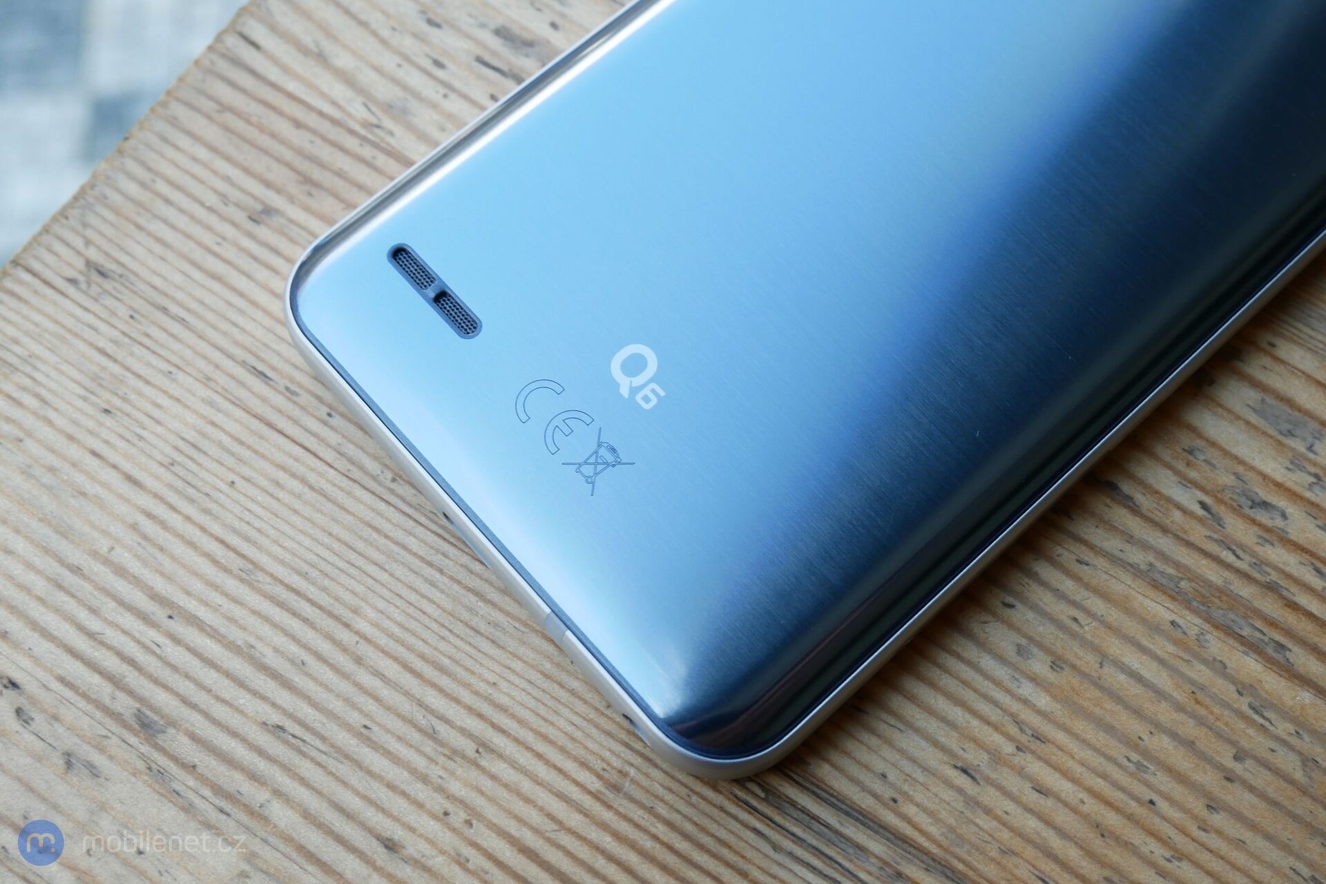 LG Q6