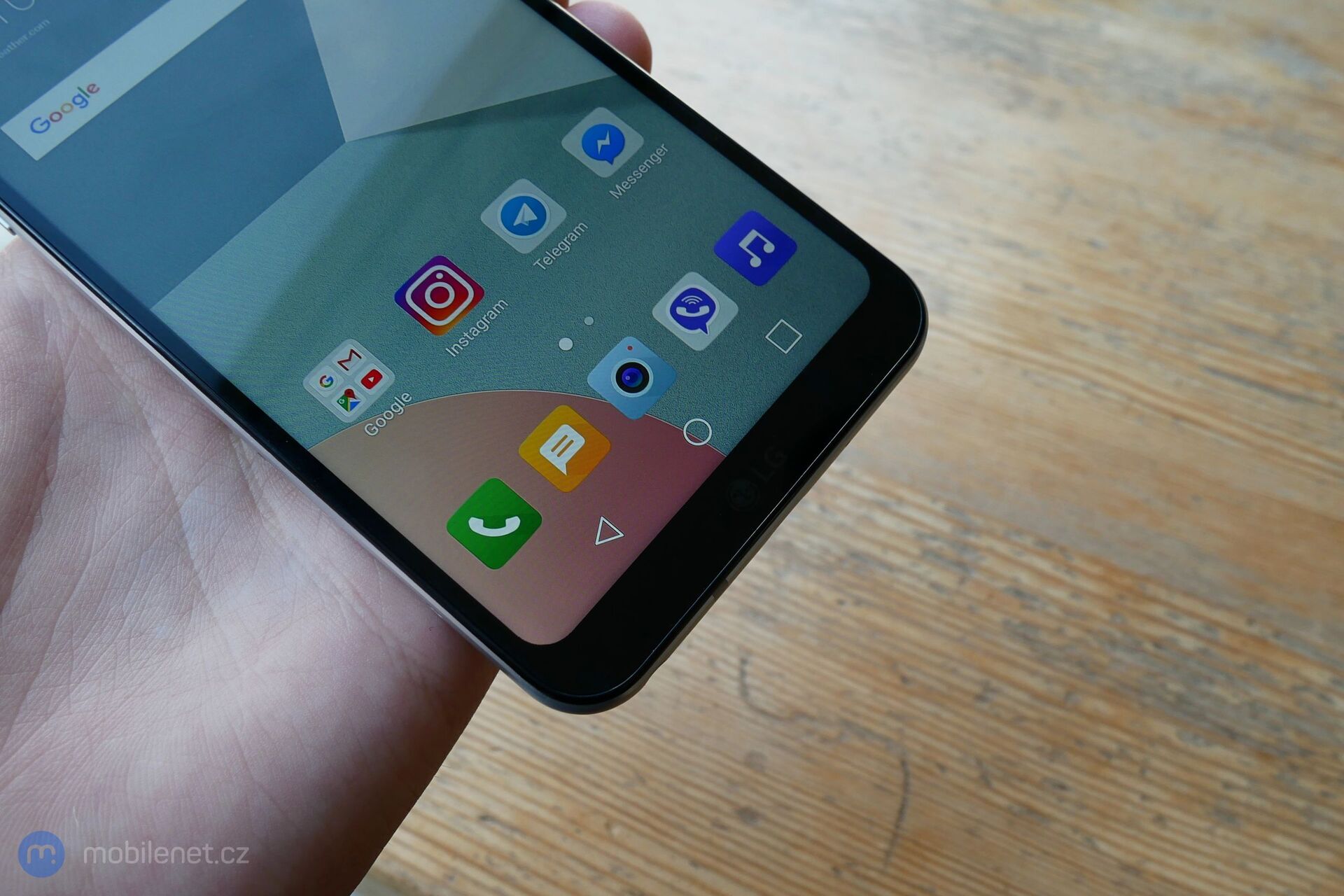 LG Q6