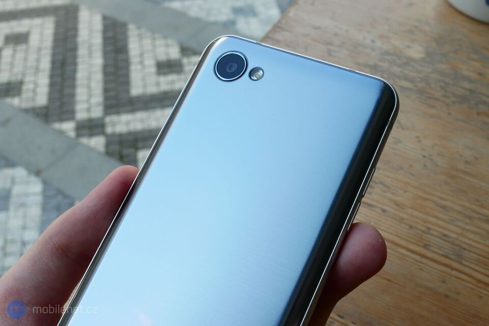 LG Q6