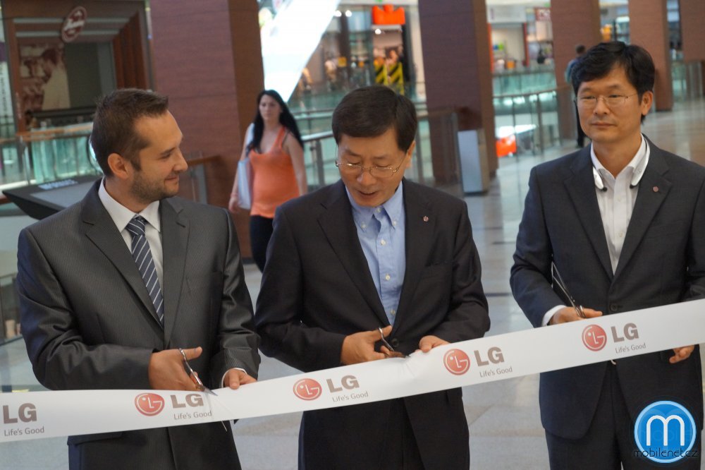 LG showroom