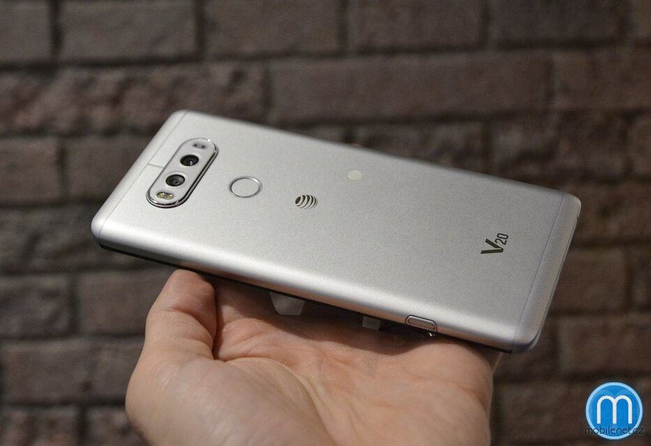 LG V20