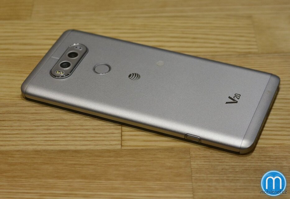 LG V20