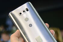 LG V30
