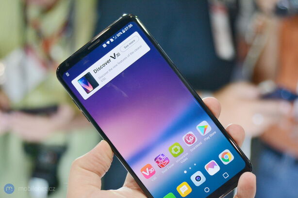 LG V30