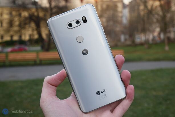 LG V30