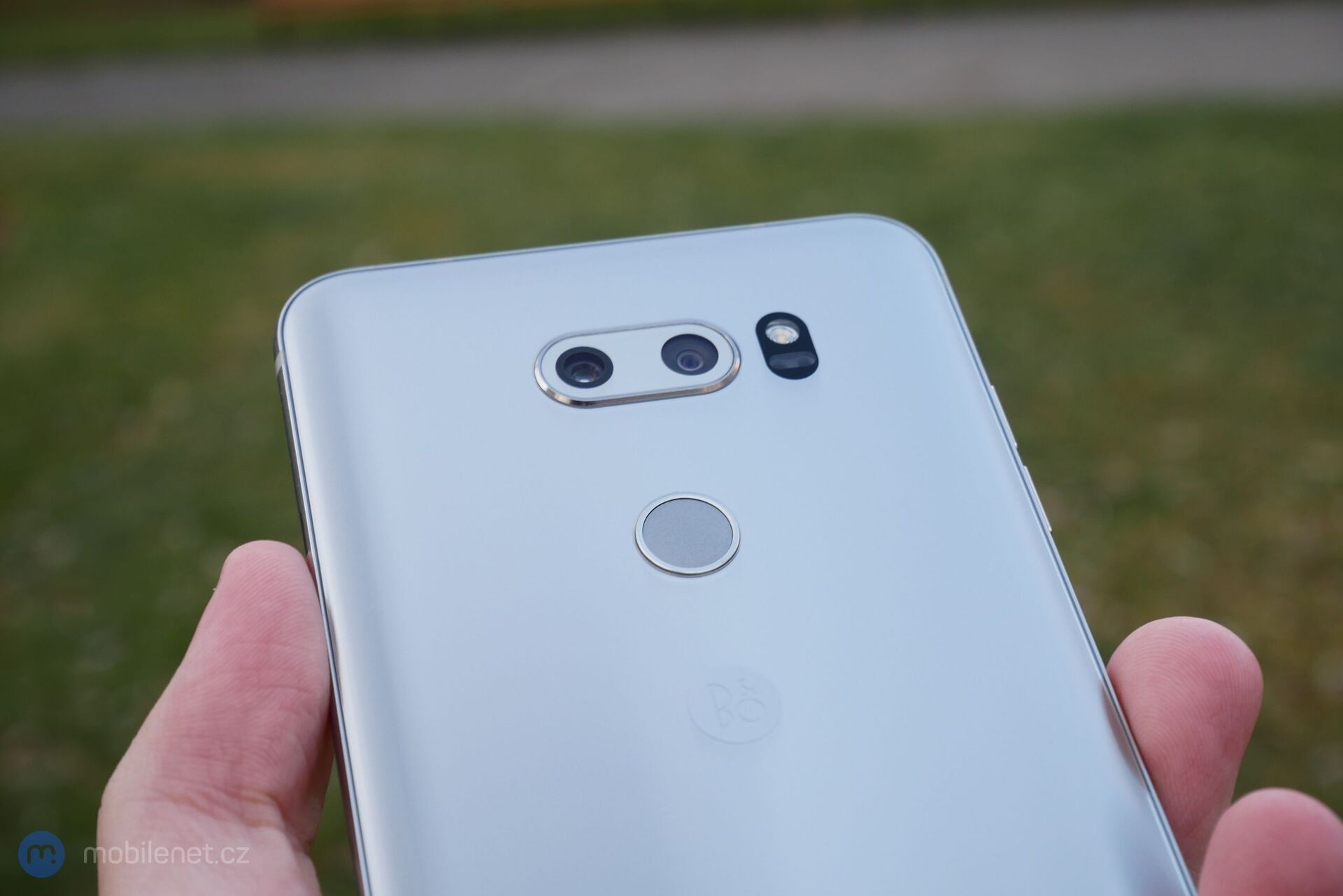 LG V30