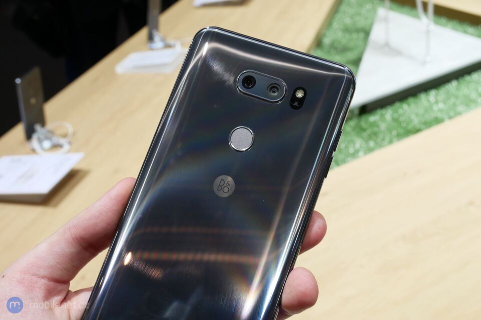 LG V30S ThinQ