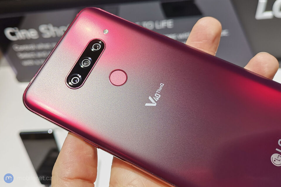 LG V40 ThinQ