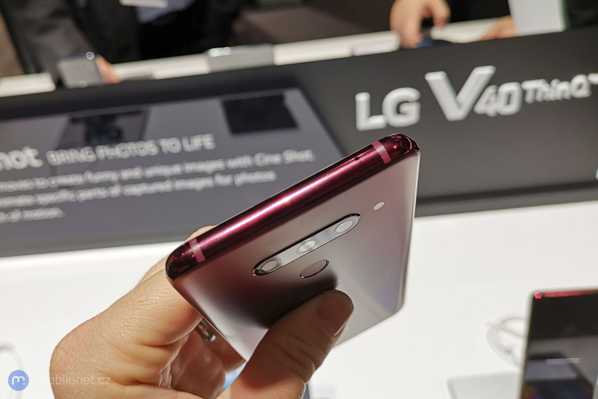 LG V40 ThinQ
