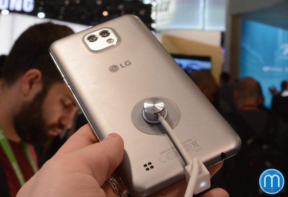 LG X Cam
