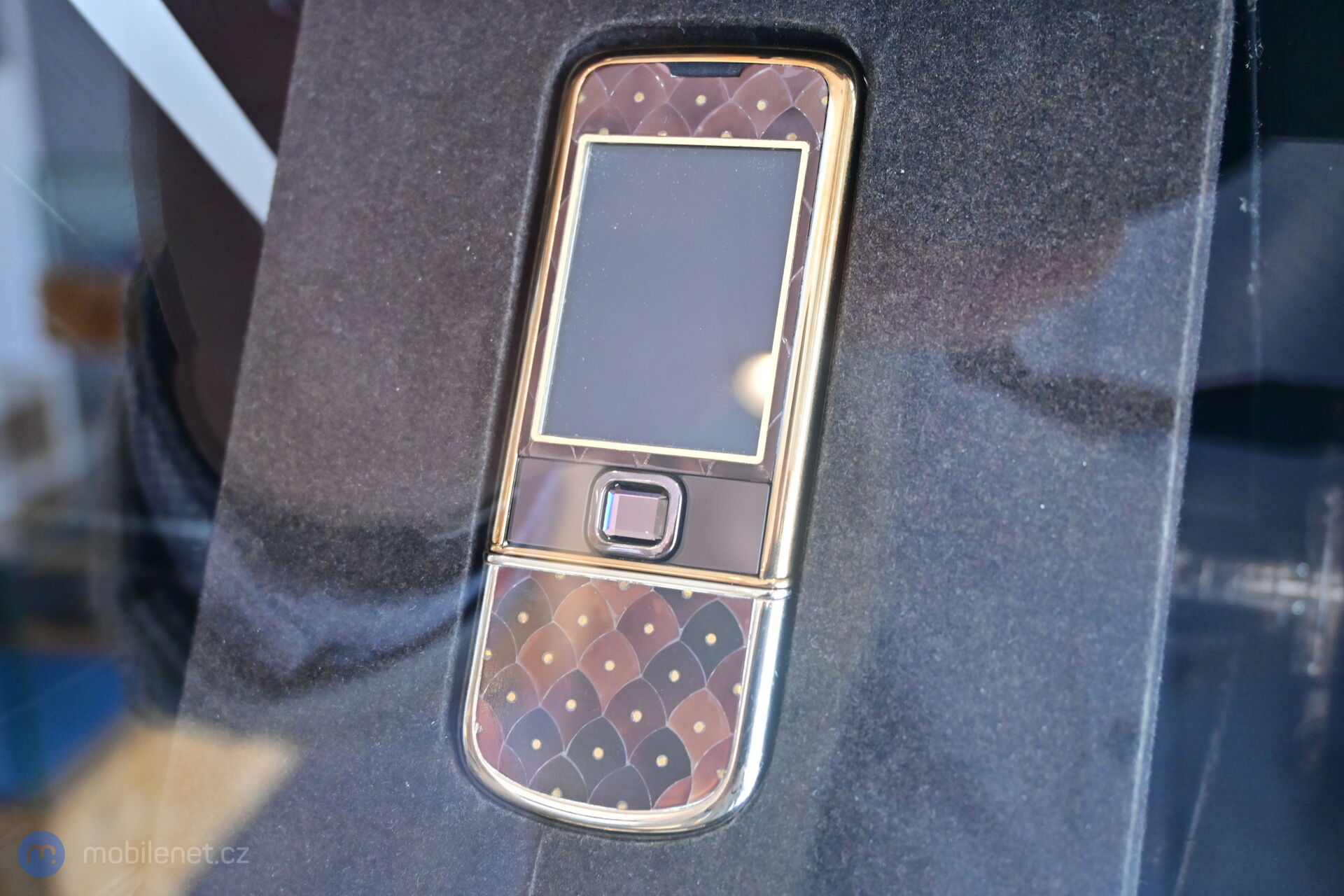 Luxusní telefony v Dubaji