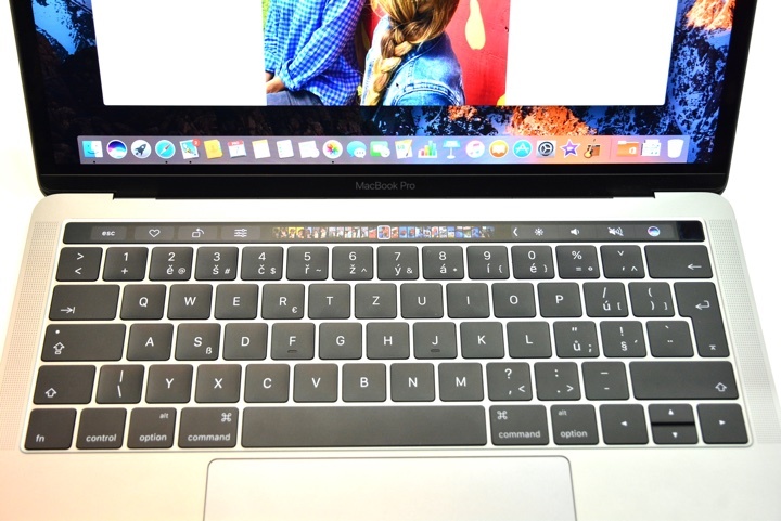 MacBoko Pro Touch Bar