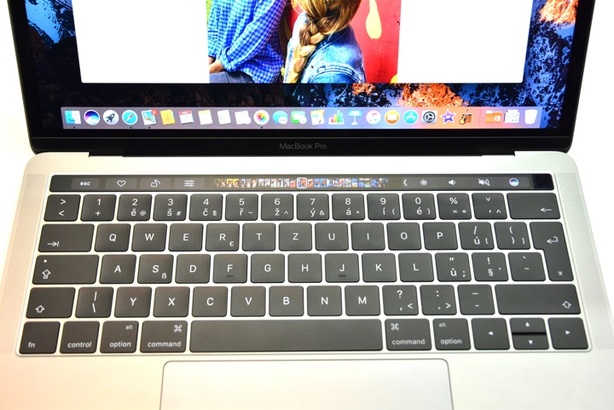 MacBoko Pro Touch Bar