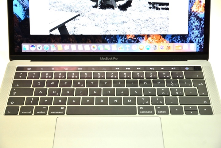 MacBook Pro funkční klávesy