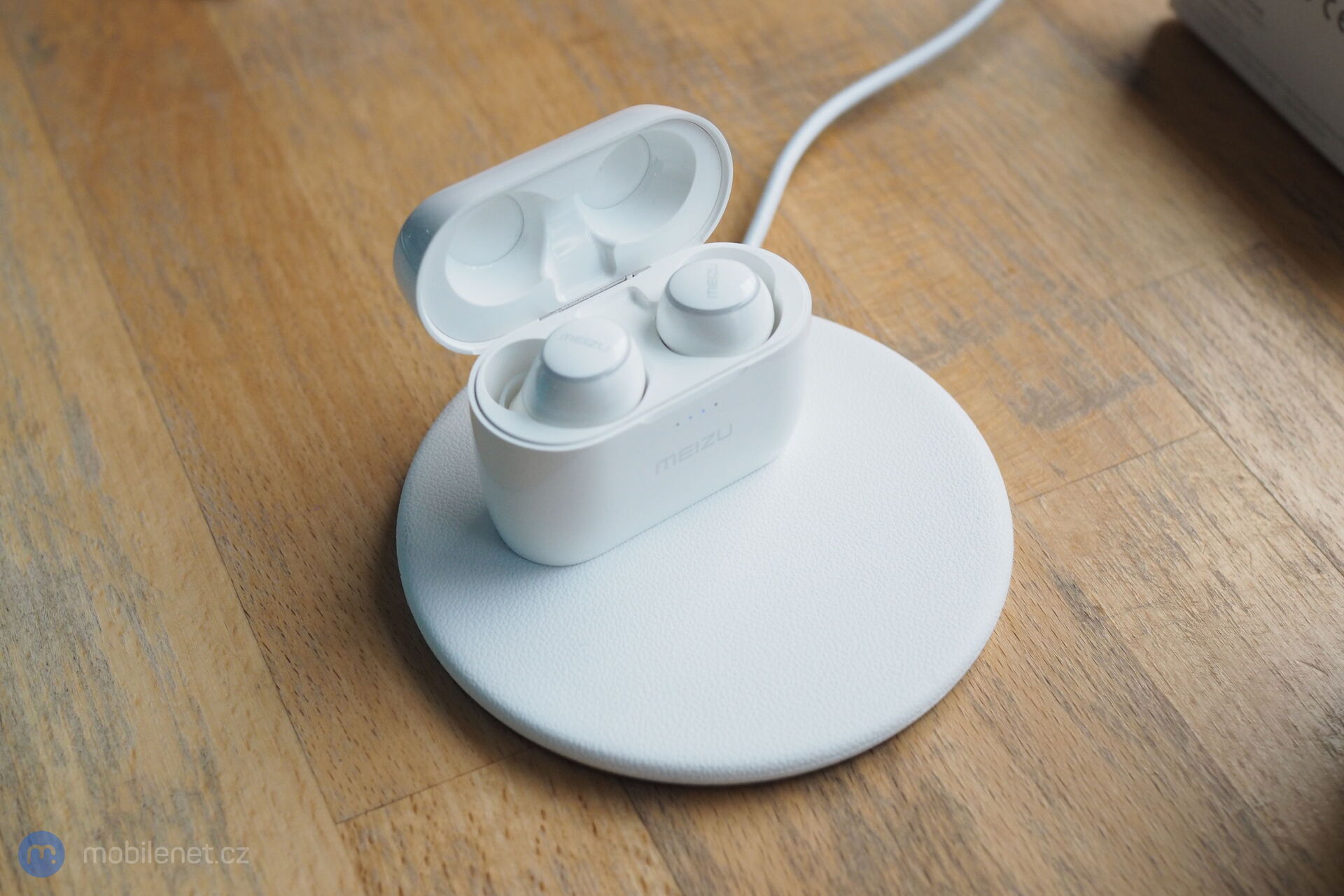 MEIZU POP bezdrátové nabíjení