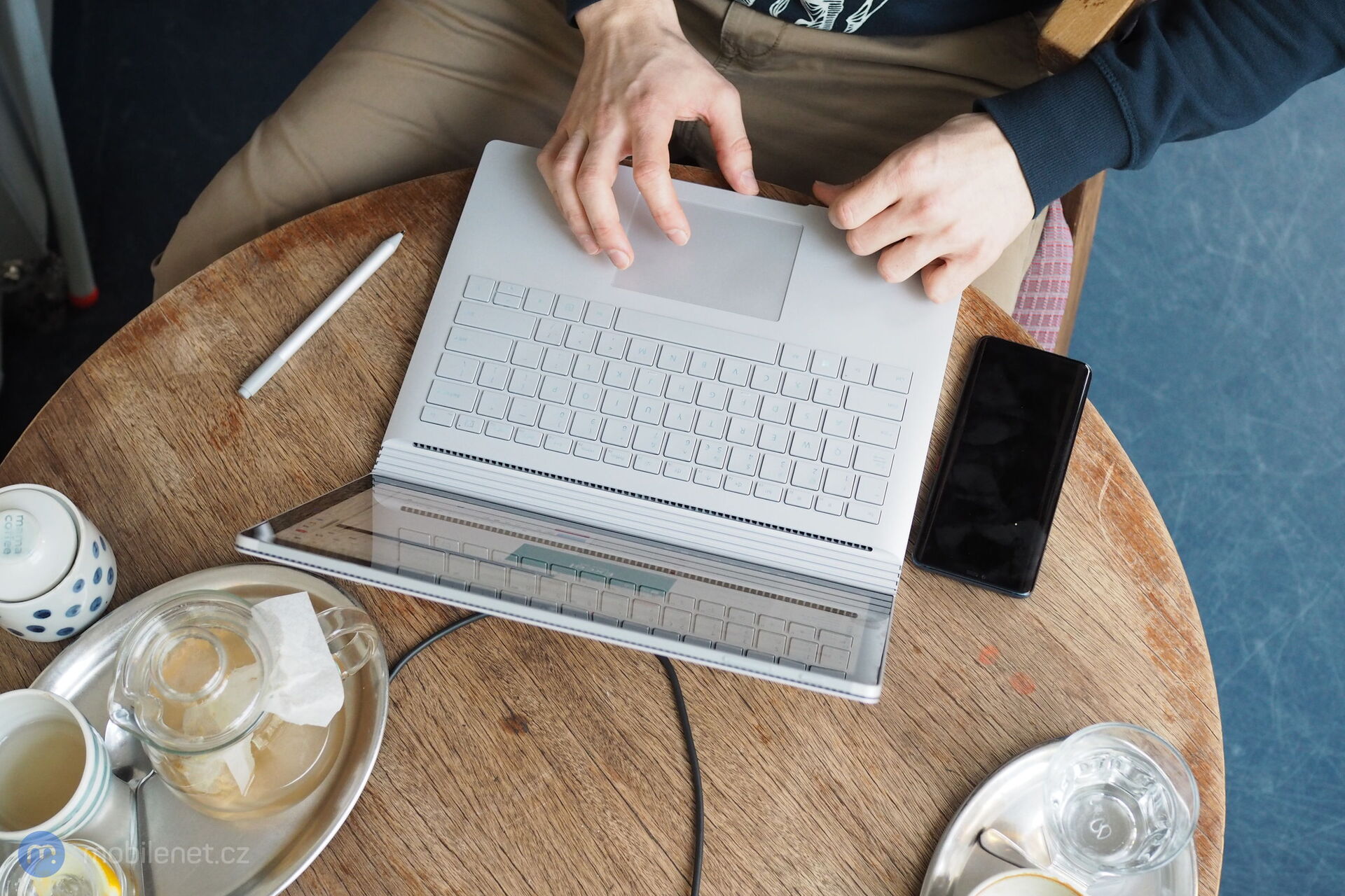 Microsoft Surface Book 2