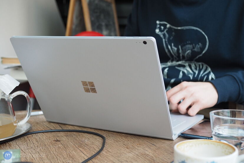 Microsoft Surface Book 2