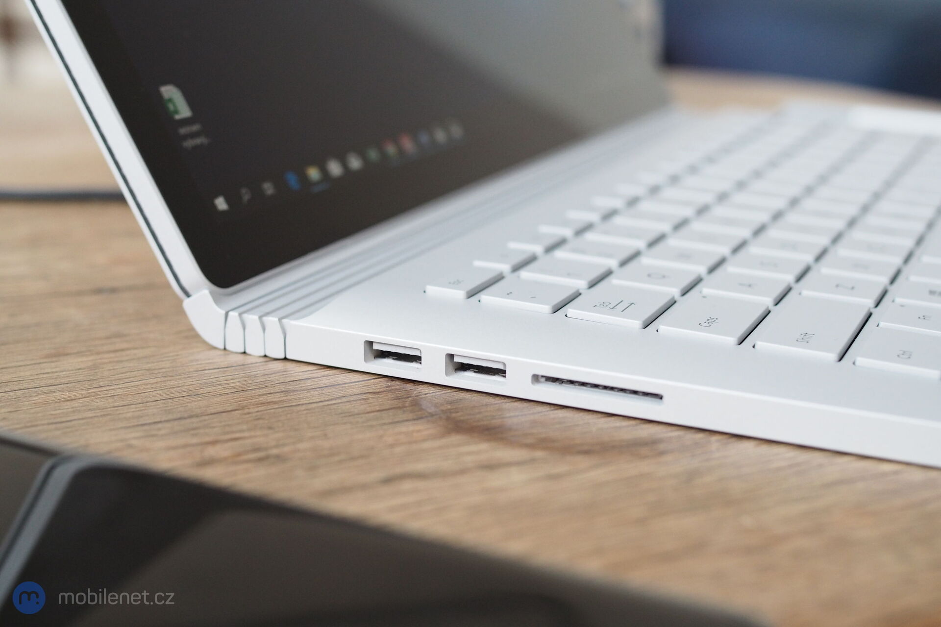 Microsoft Surface Book 2