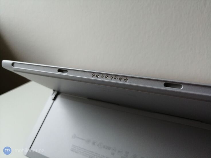 Microsoft Surface Go