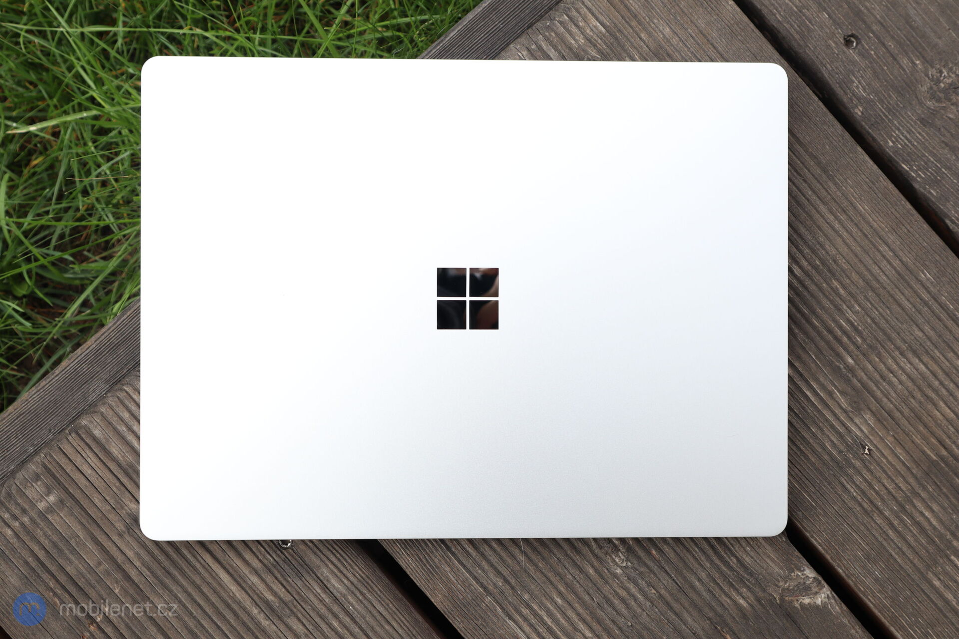 Microsoft Surface Laptop Go 2