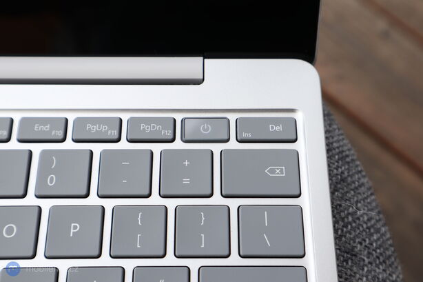 Microsoft Surface Laptop Go 2