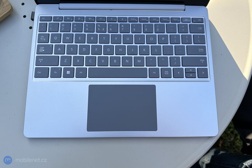 Microsoft Surface Laptop Go 2