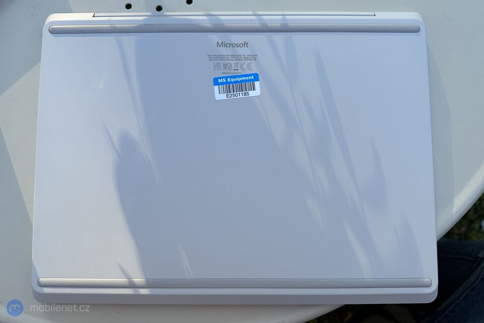 Microsoft Surface Laptop Go 2