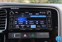 Mitsubishi Outlander infotainment