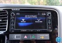 Mitsubishi Outlander infotainment