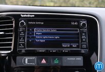 Mitsubishi Outlander infotainment