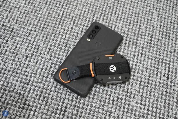 Motorola Defy Satellite Link