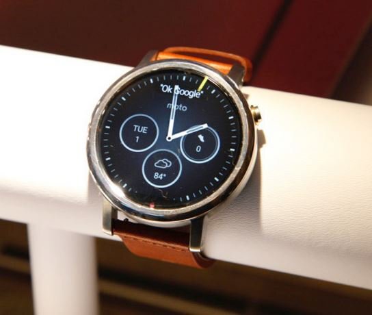 Motorola Moto 360 (2015)