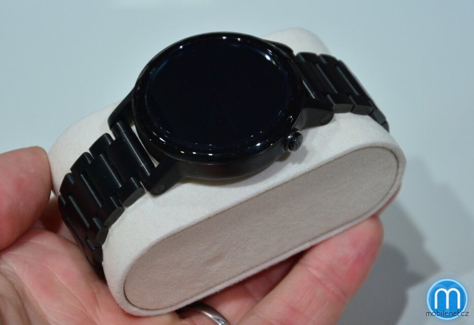 Motorola Moto 360 (2015)