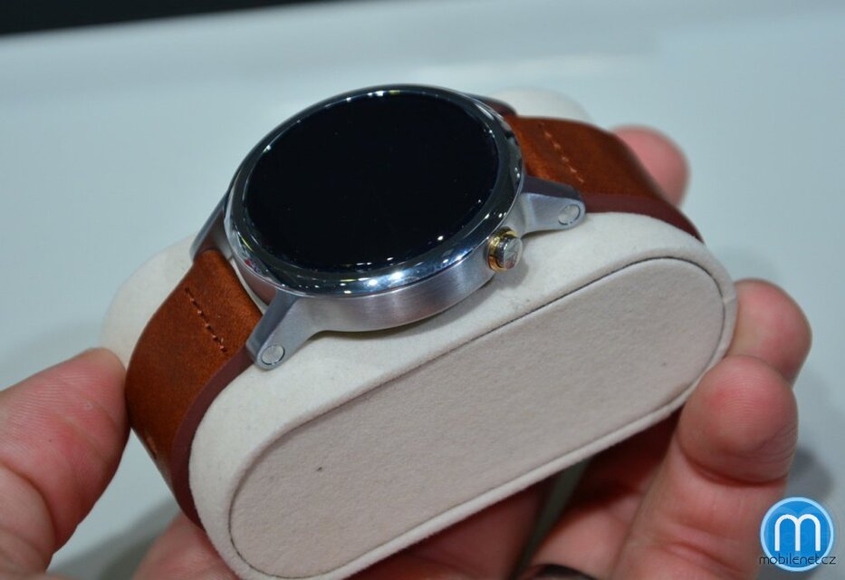 Motorola Moto 360 (2015)