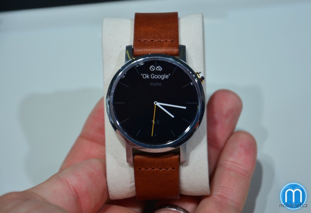 Motorola Moto 360 (2015)