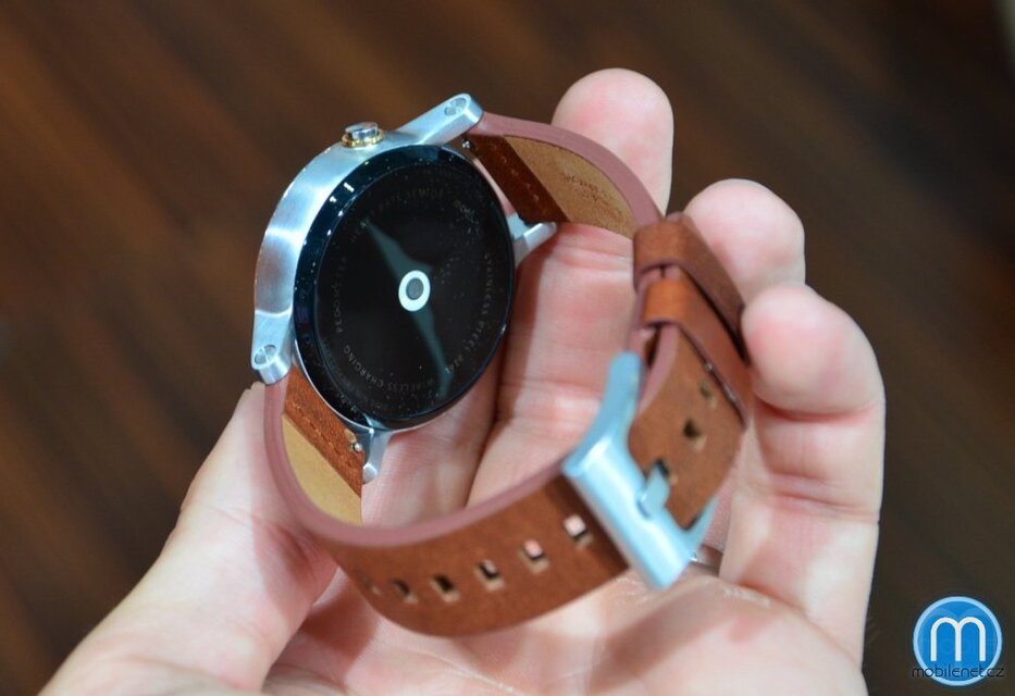 Motorola Moto 360 (2015)