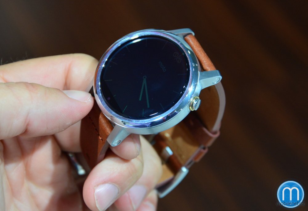 Motorola Moto 360 (2015)